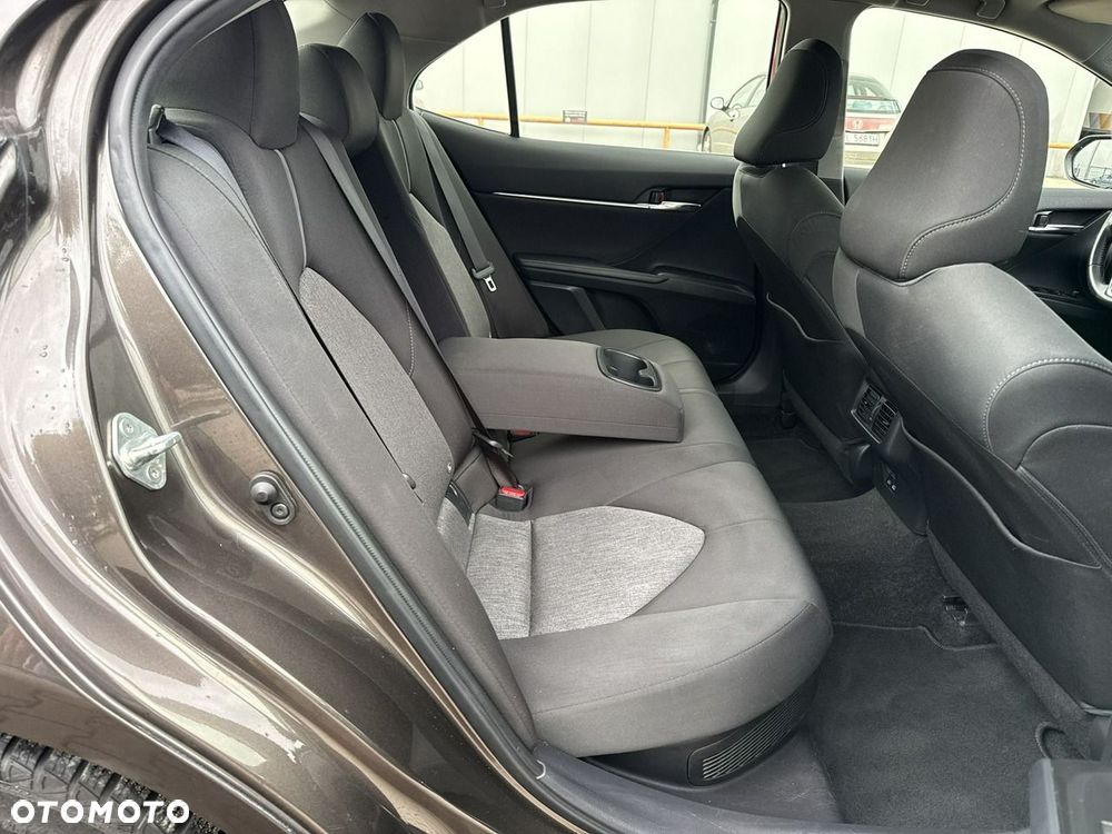 Toyota Camry 2.5 Hybrid Comfort CVT - 18