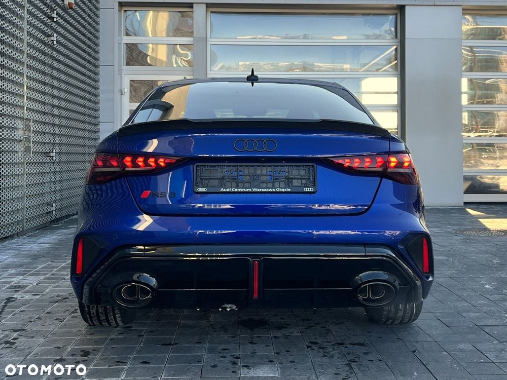 Audi RS3 Limousine - 11