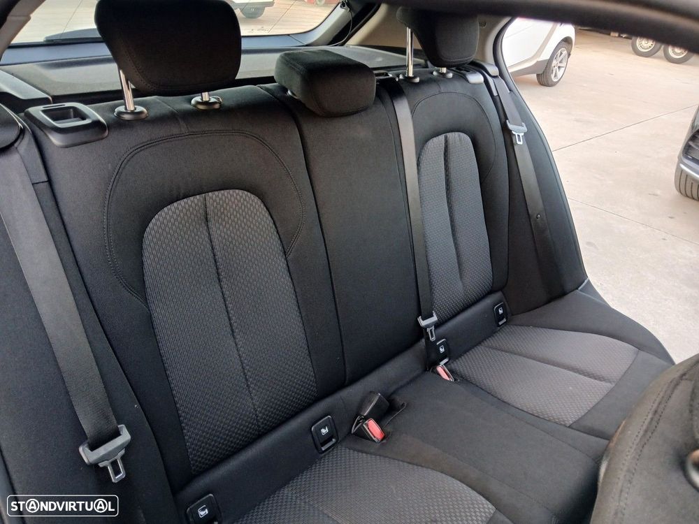 BMW 116 d Corporate Edition Auto - 11