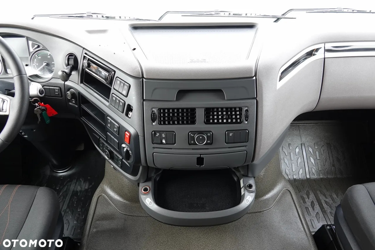 DAF XF 480 / SPACE CAB / 2018 R / SPROWADZONY / PO KONTRAKCIE SERWISOWYM - 29