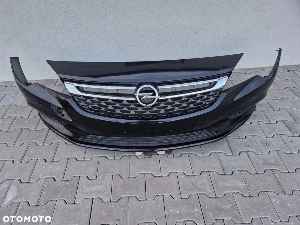 Zderzak Opel Astra 5 V - 2