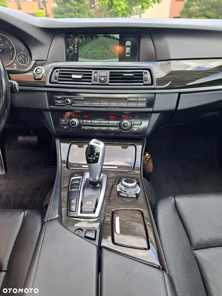 BMW Seria 5 528i xDrive - 22