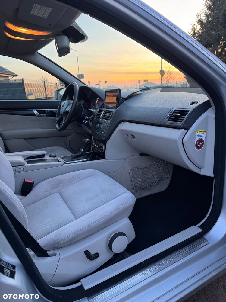 Mercedes-Benz Klasa C 220 CDI DPF Automatik - 21