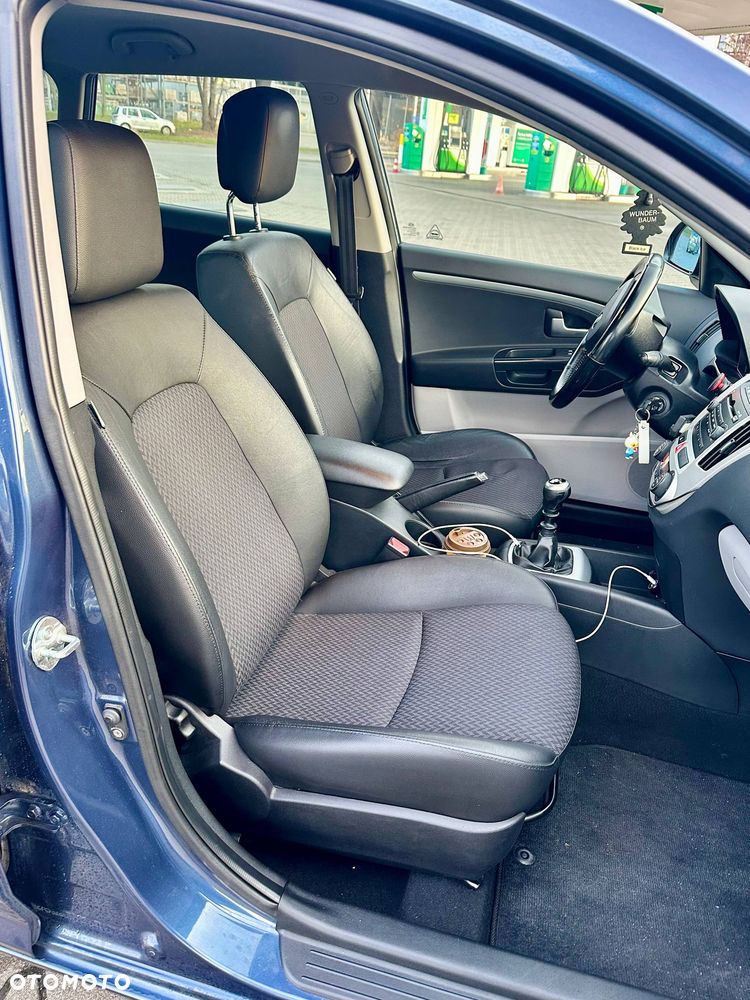 Kia Ceed - 9