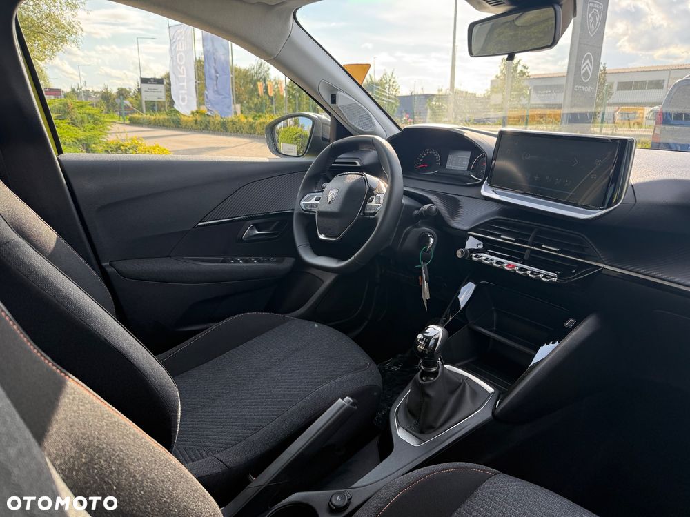 Peugeot 208 - 15