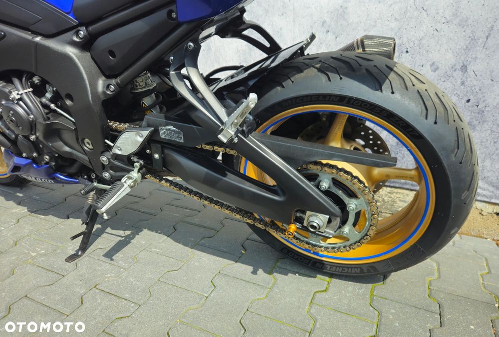 Yamaha FZ8 - 10