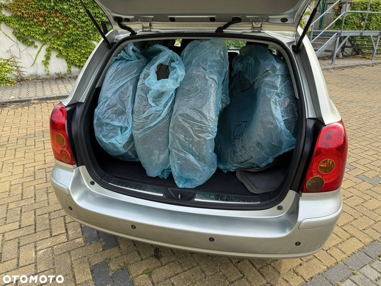 Toyota Avensis 2.0 VVT-i Combi Executive - 28