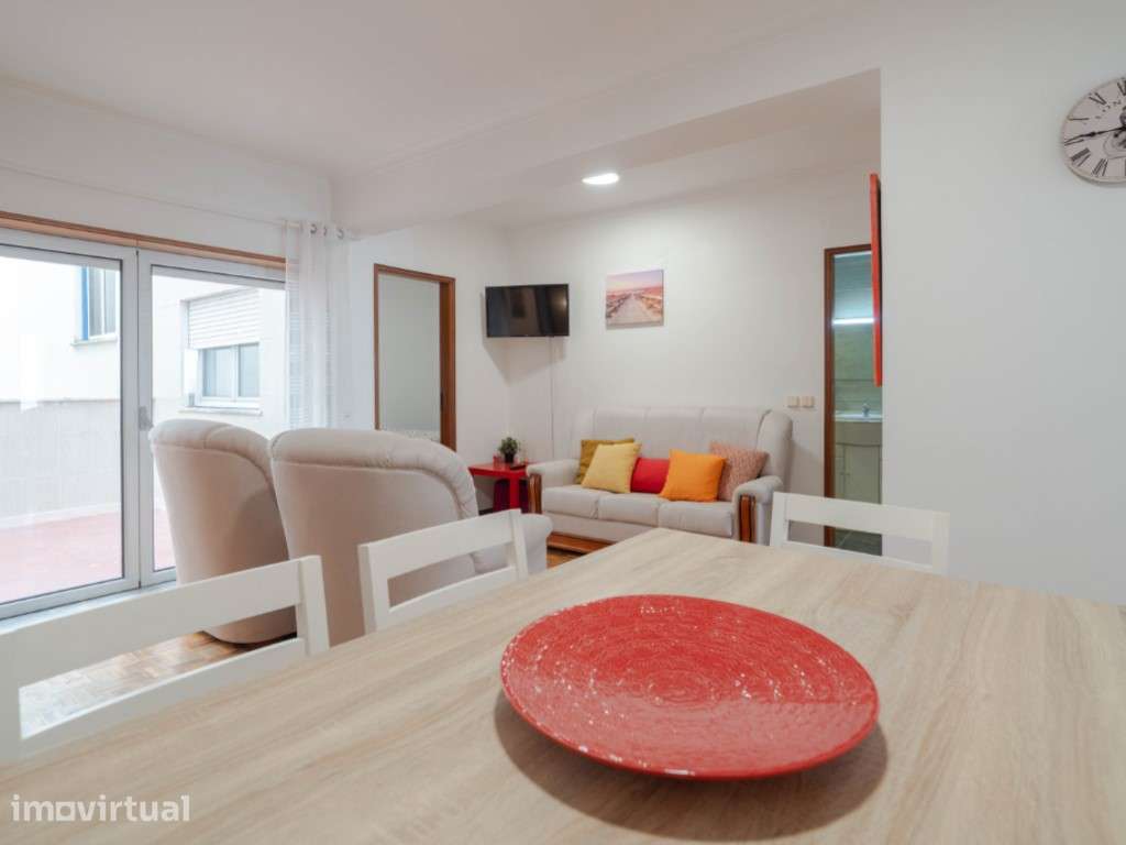 Apartamento T2+1 a 2 Passos da Praia com Arrecadação Privada | Nazaré - Grande imagem: 4/32