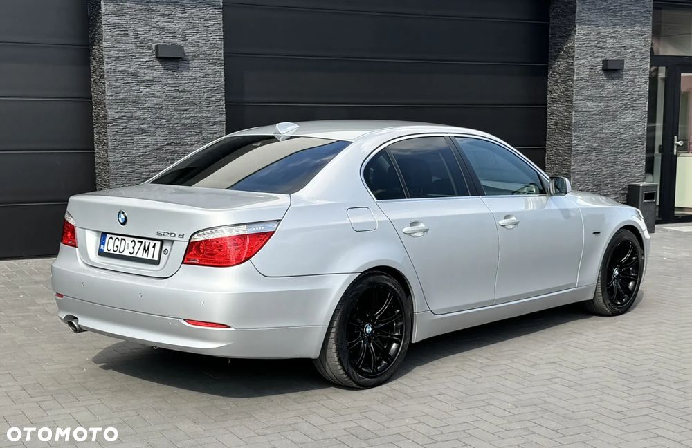 BMW Seria 5 520d Edition Exclusive - 7