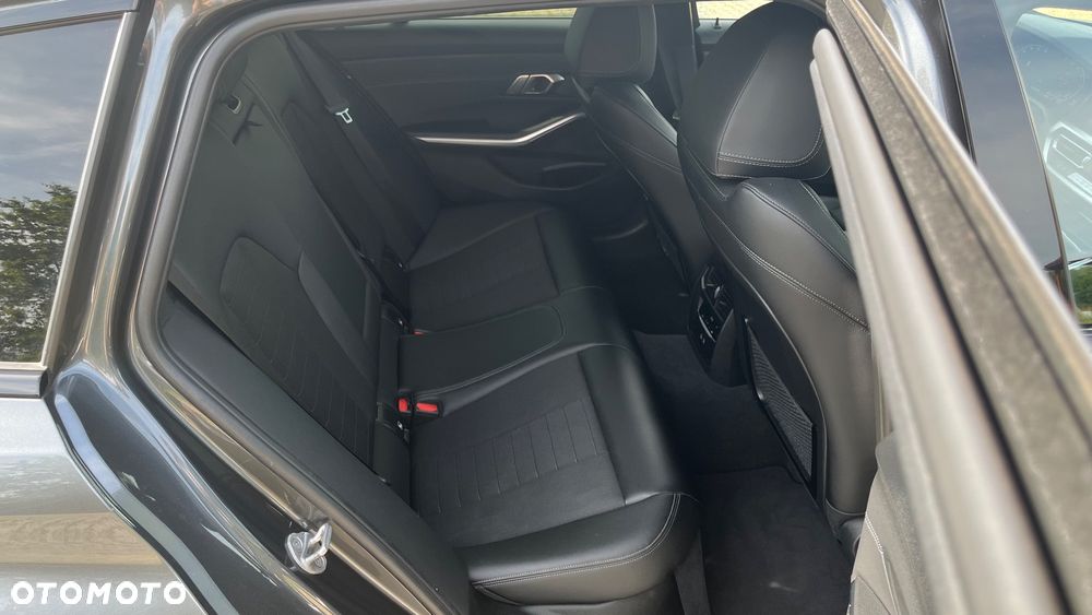 BMW Seria 3 320d Sport Line sport - 23