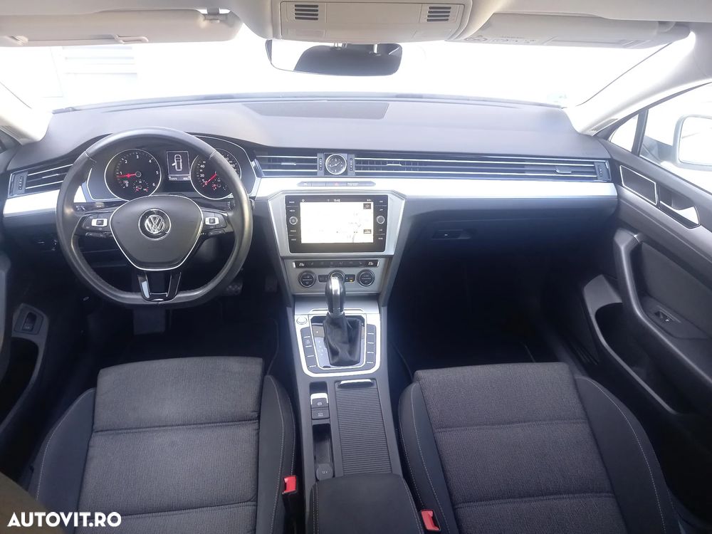 Volkswagen Passat 2.0 TDI SCR DSG Comfortline - 9