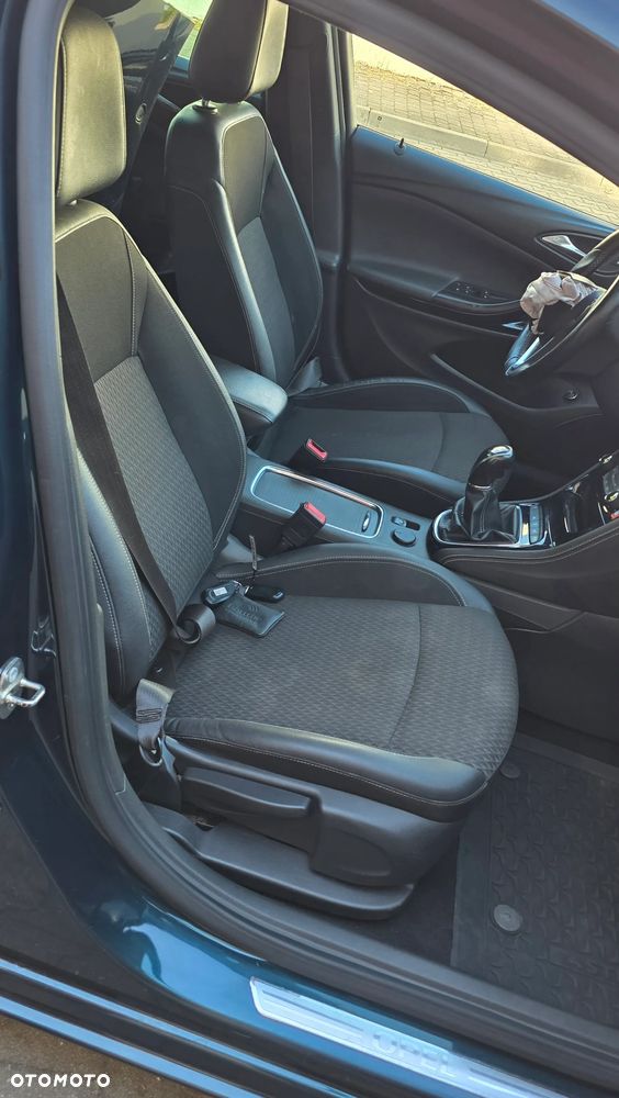 Opel Astra 1.4 Turbo Business - 19