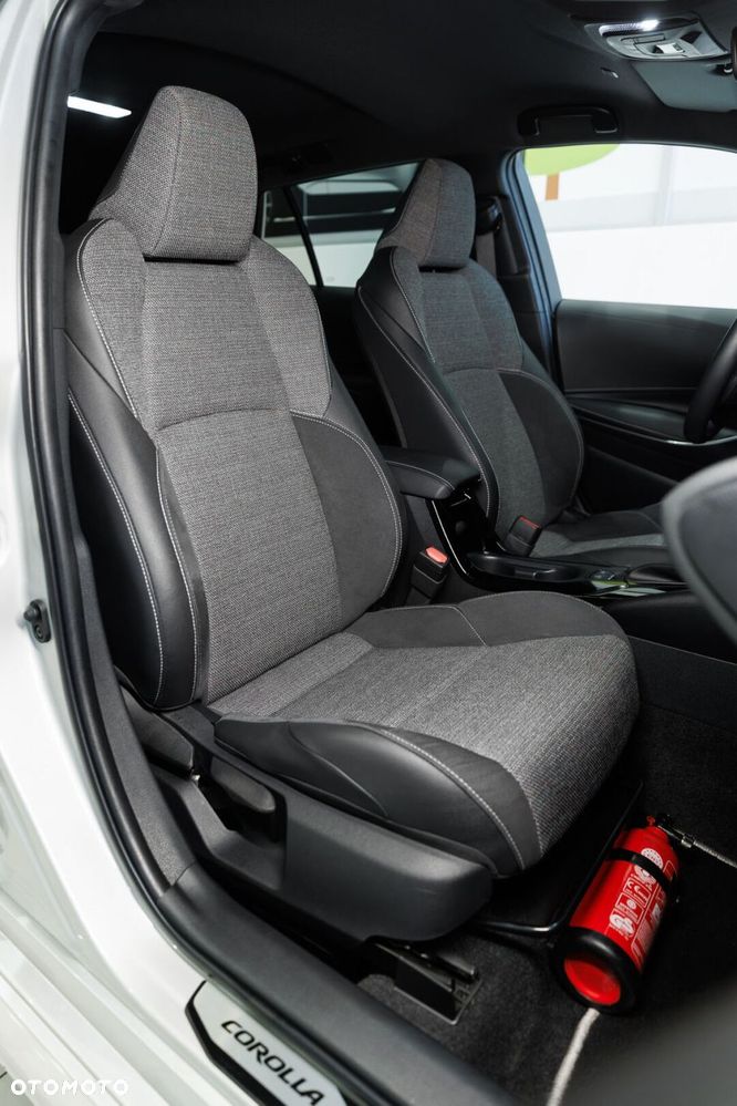Toyota Corolla 1.8 Hybrid Style - 19