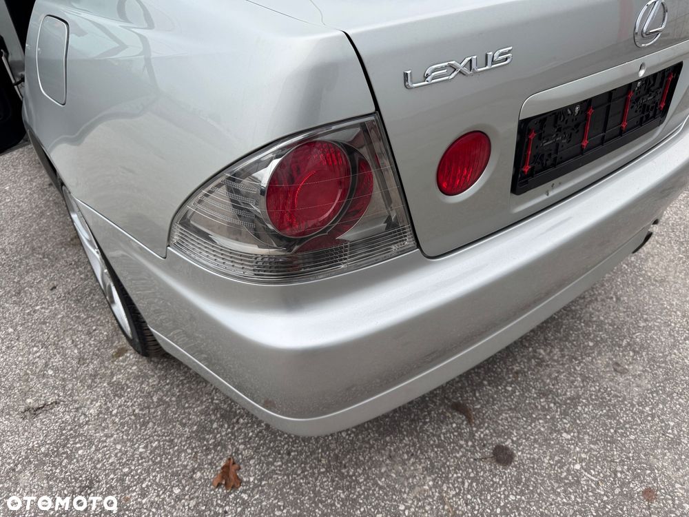 Lexus IS 200 Limited - 12