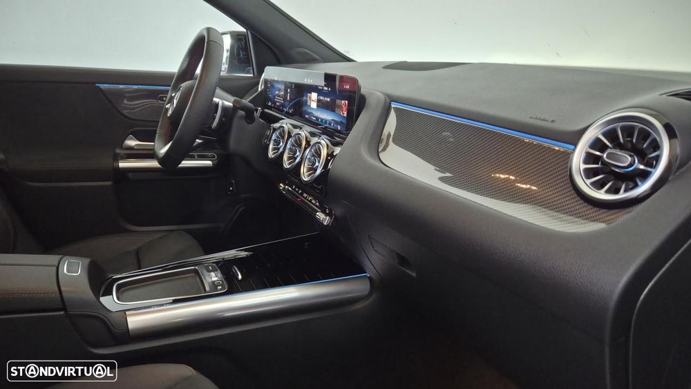 Mercedes-Benz GLA 180 d AMG Line - 11