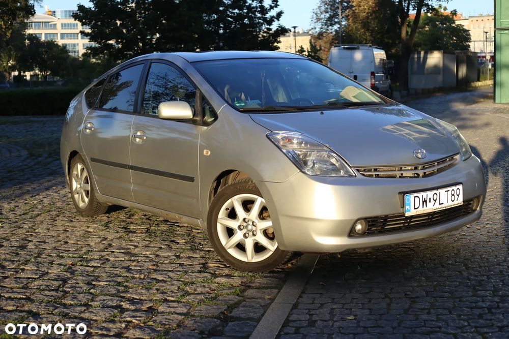 Toyota Prius 1.5 VVT-i Prestige - 1