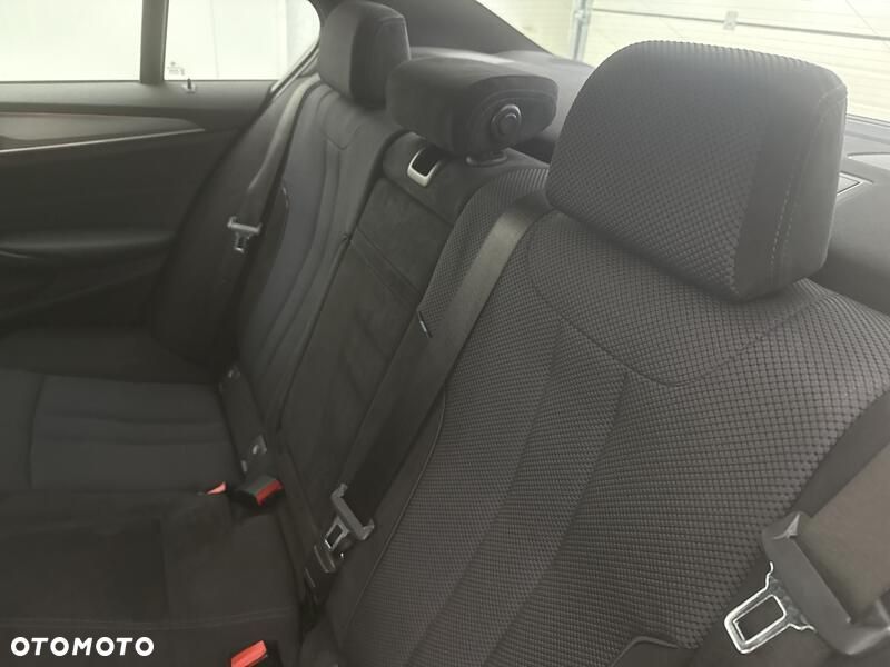 BMW Seria 5 530i GPF xDrive M Sport sport - 20