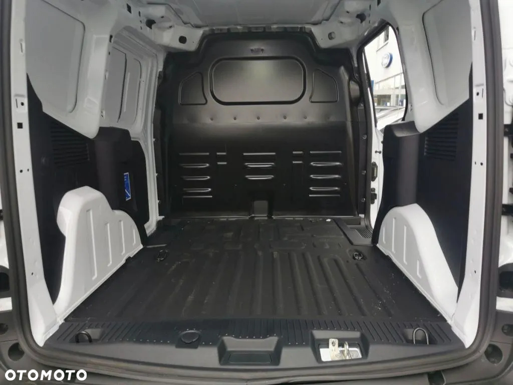 Ford Transit Courier 100KM - 10
