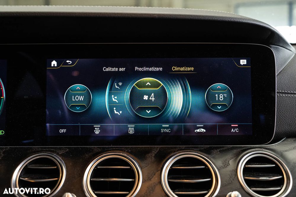 Mercedes-Benz E 300 de 4Matic 9G-TRONIC AMG Line - 33