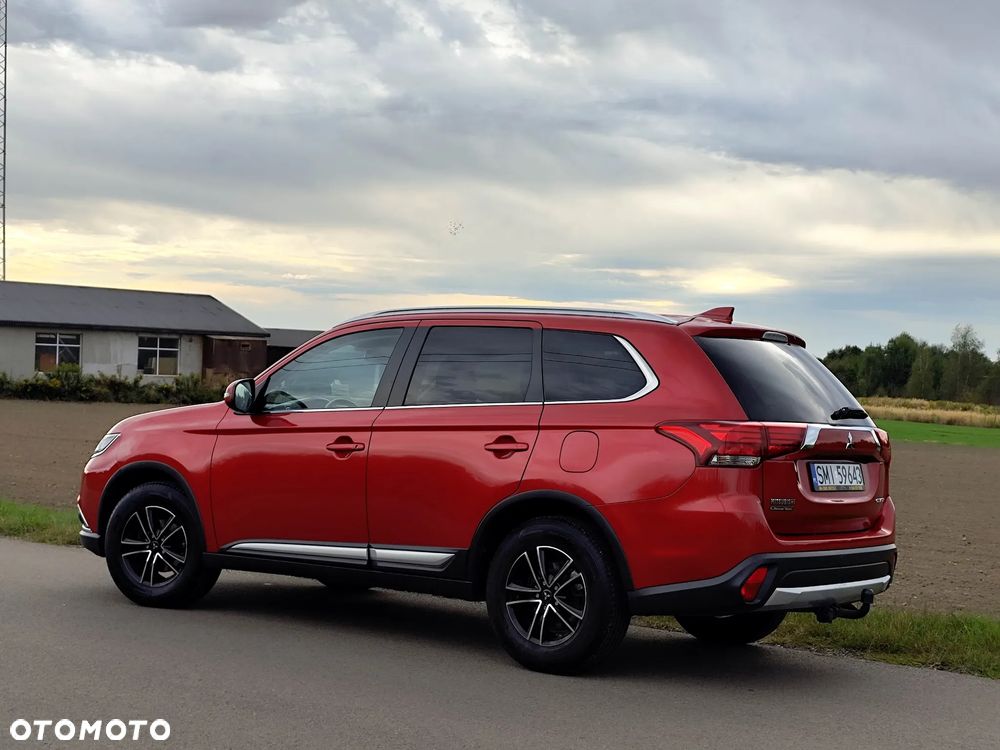 Mitsubishi Outlander 2.0 2WD Inform - 36