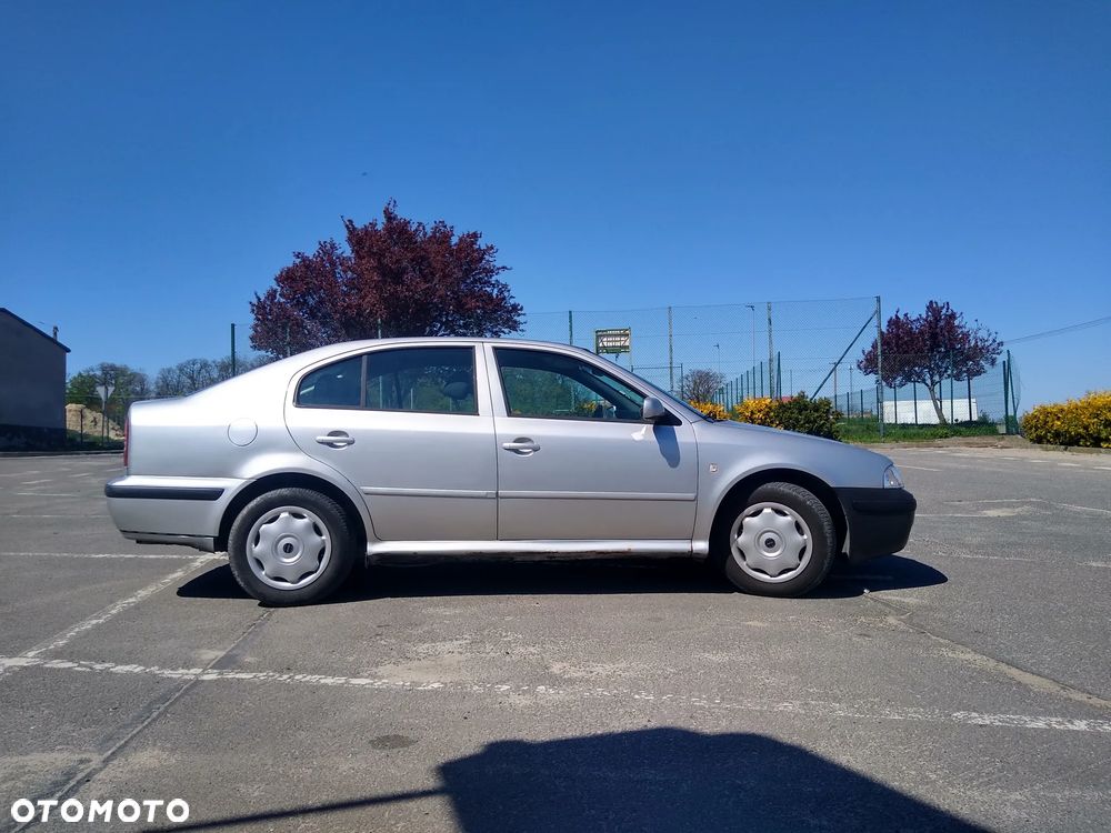 Skoda Octavia 1.6 Tour - 4