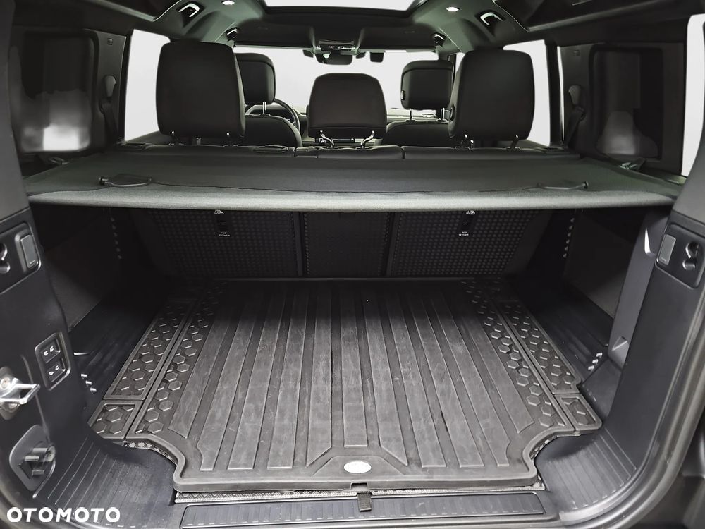 Land Rover Defender 3.0 D300 mHEV X-Dynamic HSE - 27