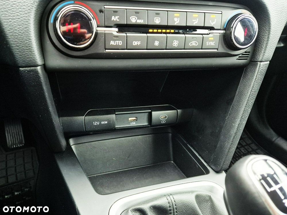 Kia Ceed 1.5 T-GDI M - 21