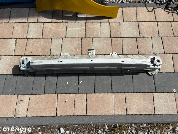 Honda Jazz 2010 belka zderzaka