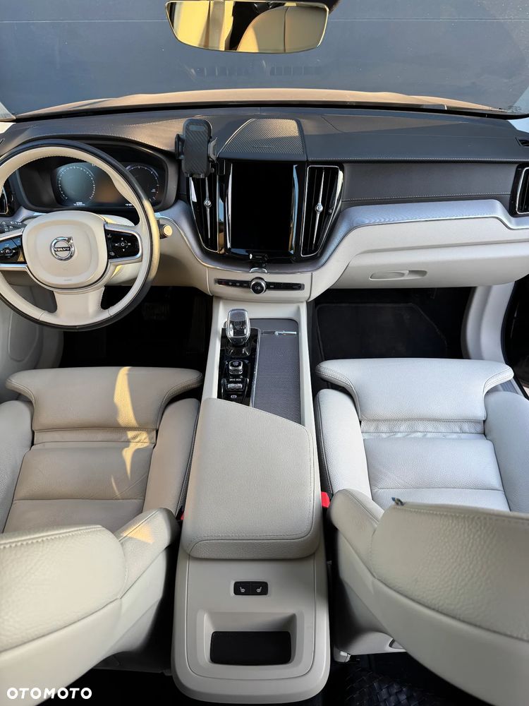Volvo XC 60 B4 D AWD Inscription - 4