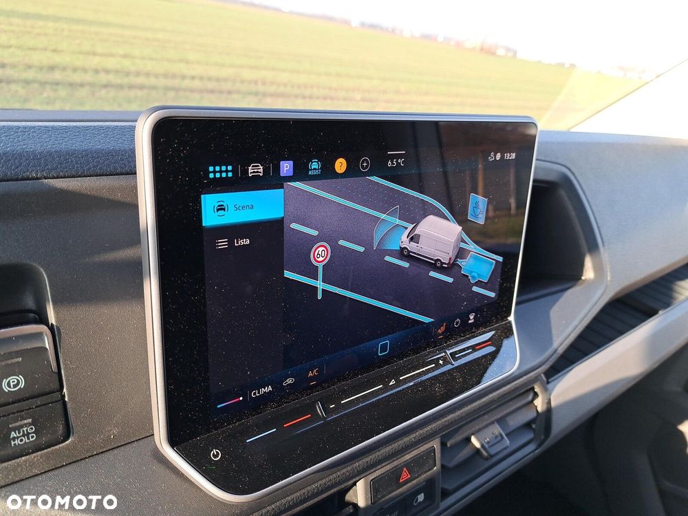 Volkswagen Crafter 35 furgon 177km Automat 3640 - 15