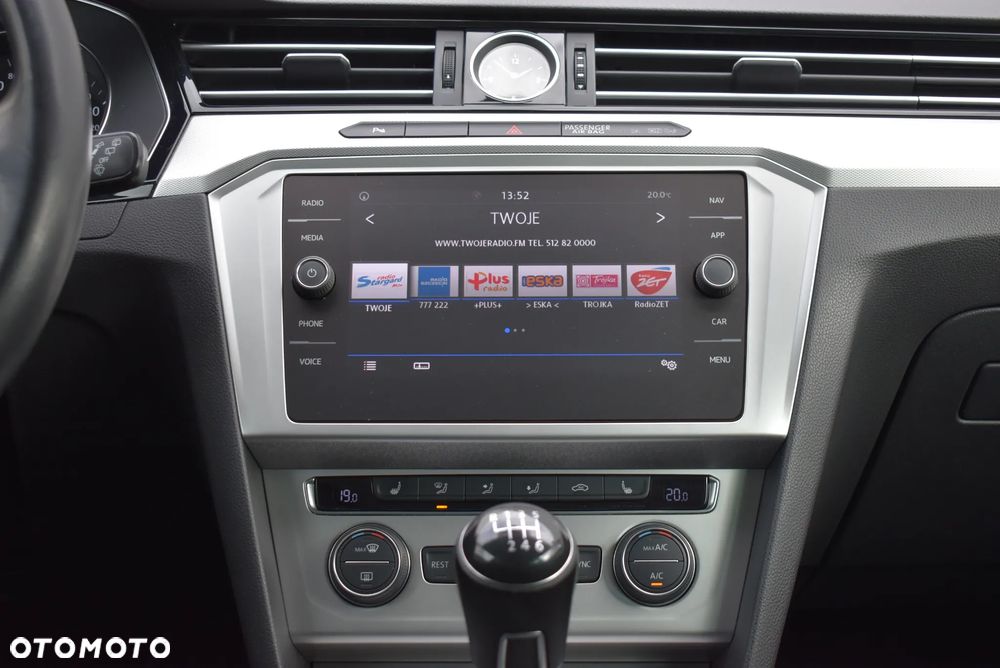 Volkswagen Passat - 16