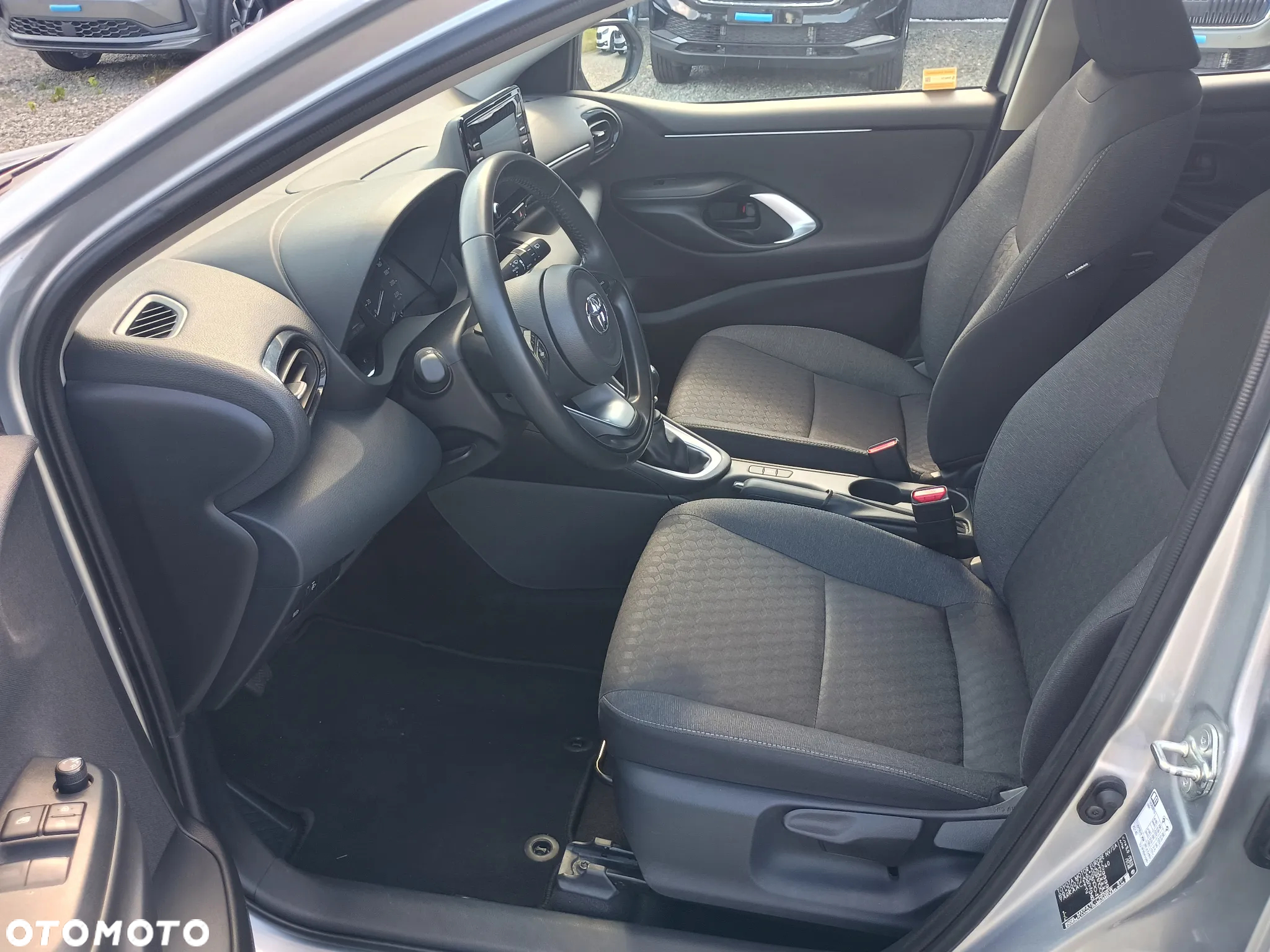 Toyota Yaris 1.5 Comfort - 12
