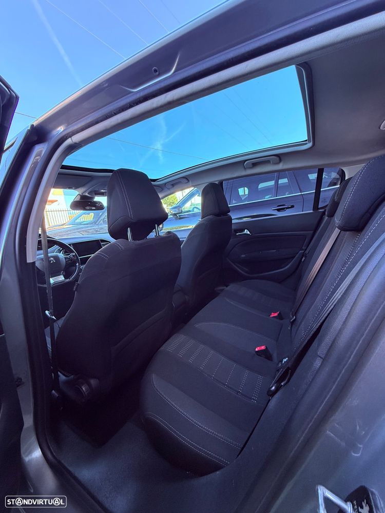Peugeot 308 1.6 BlueHDi Allure J17 - 26