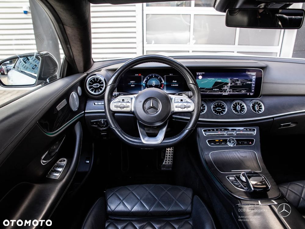 Mercedes-Benz Klasa E 220 d 4-Matic 9G-TRONIC - 22