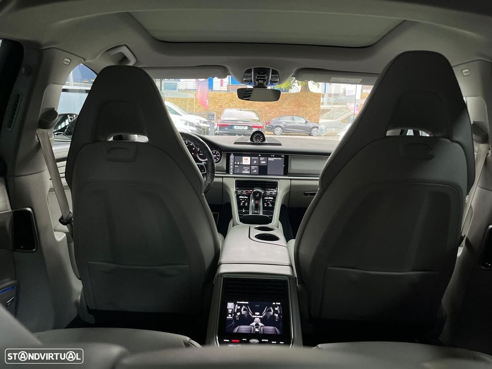Porsche Panamera 4 S - 38