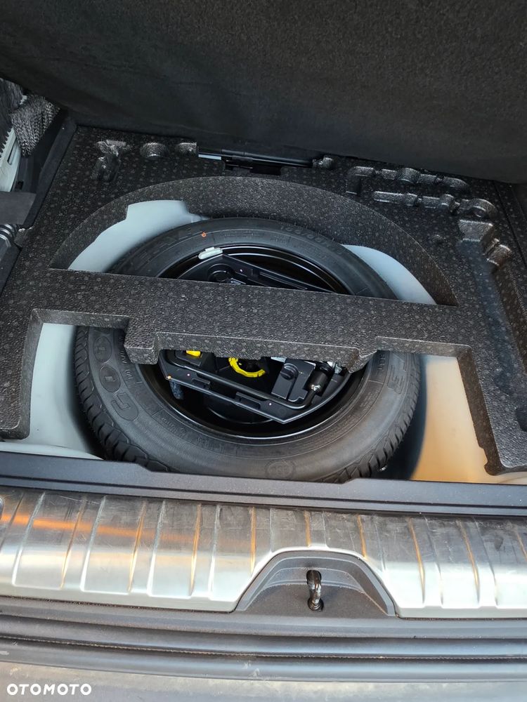 Peugeot 2008 1.2 Pure Tech Allure S&S - 11