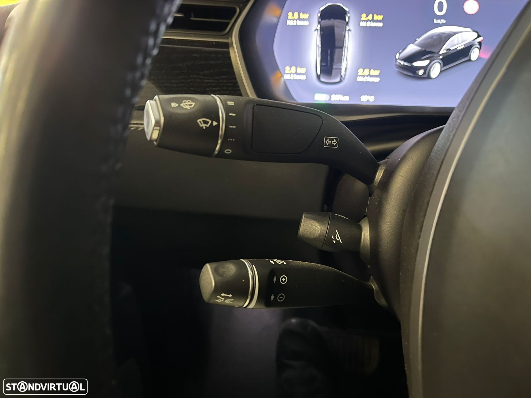 Tesla Model X 75D - 8
