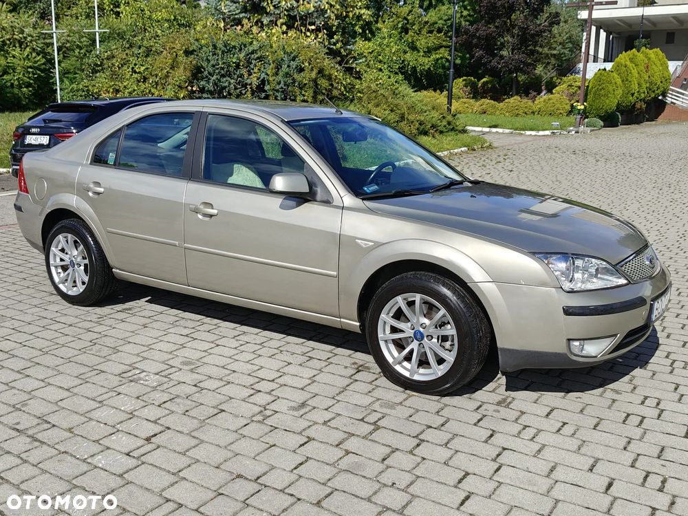 Ford Mondeo 1.8 Gold X - 29