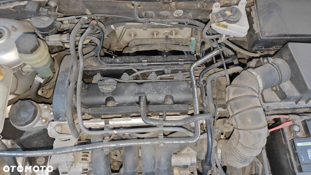 Ford Focus 1.6 Futura - 11