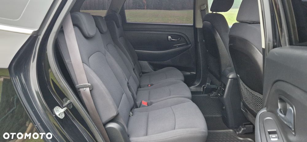 Kia Carens 1.7 CRDi 115 Dream-Team Edition - 26