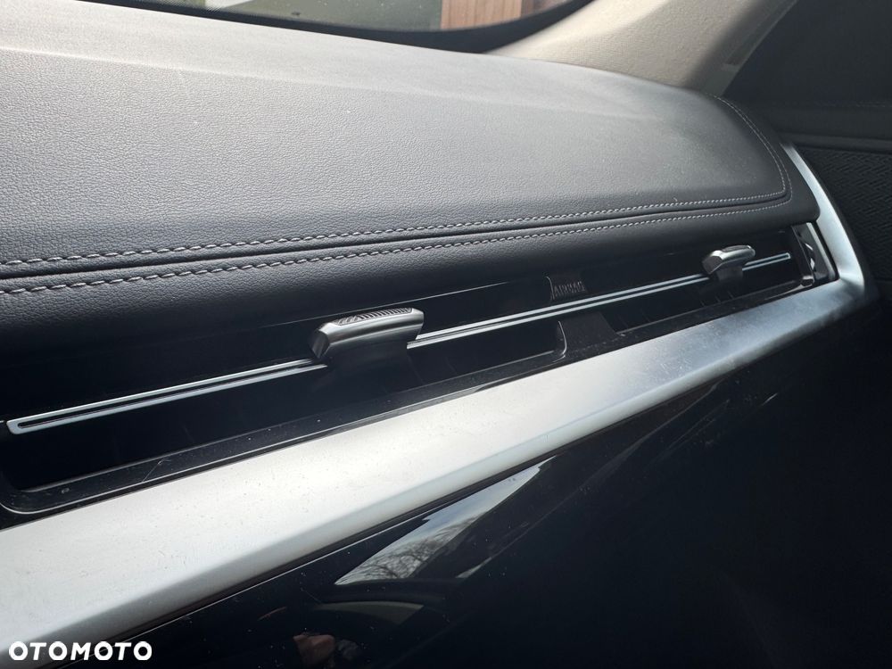 BMW iX1 xDrive30 66.5kWh xLine - 31