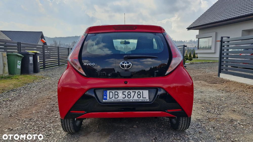 Toyota Aygo x-play - 17