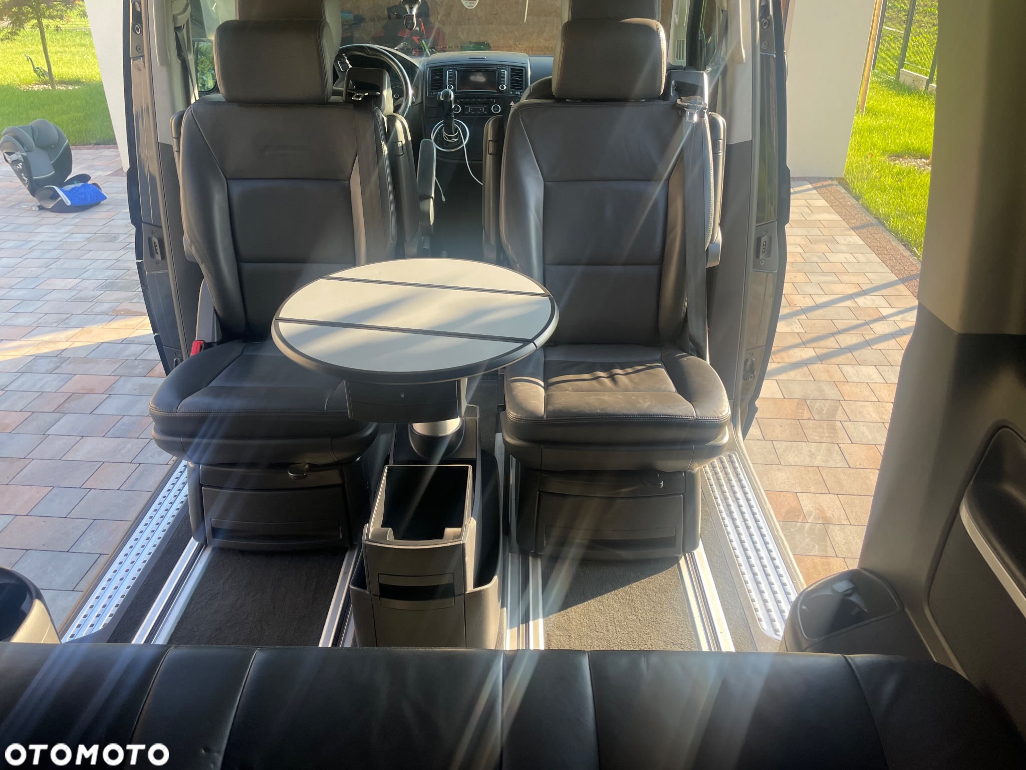 Volkswagen Multivan - 21
