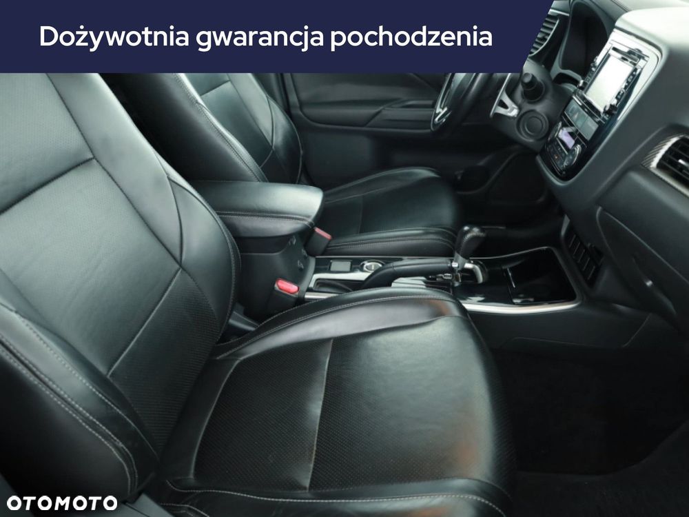 Mitsubishi Outlander - 9