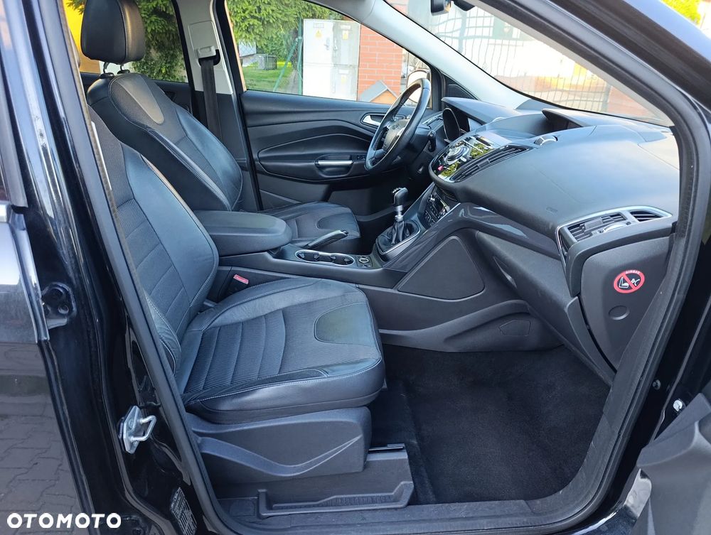 Ford Kuga 2.0 TDCi 2x4 Titanium - 8