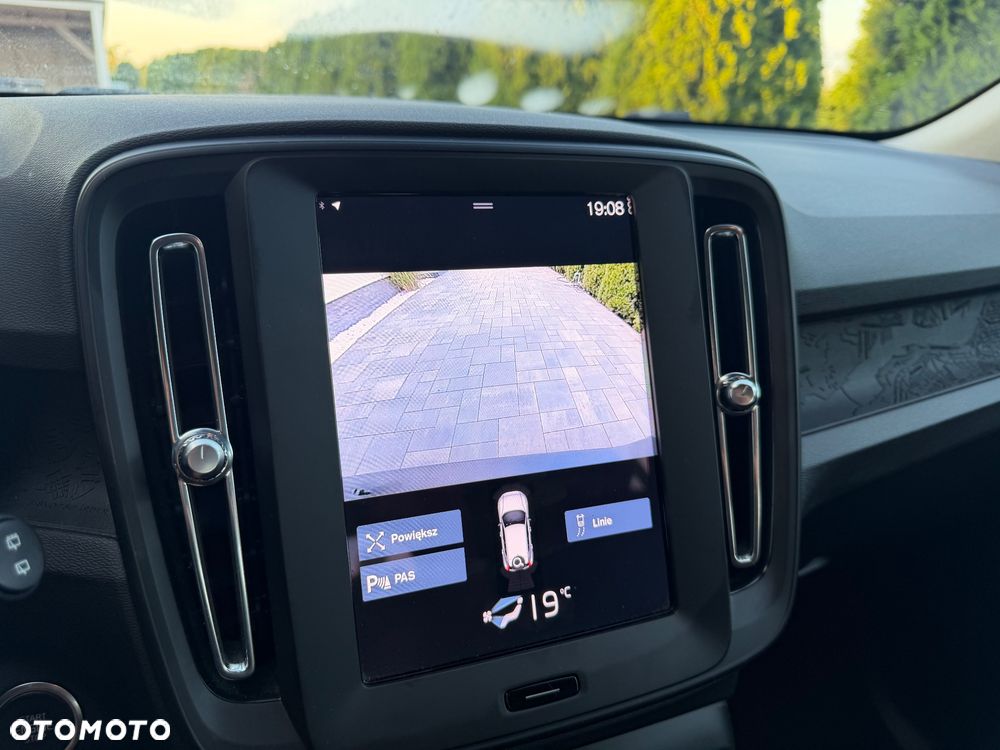 Volvo XC 40 T2 Essential - 24