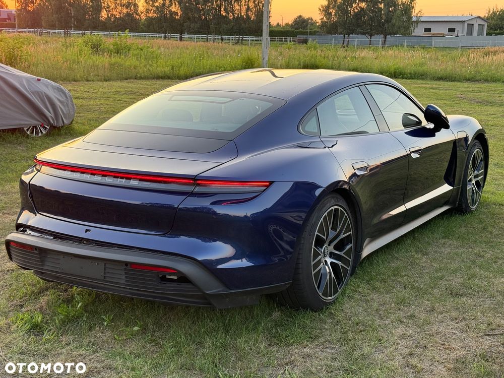 Porsche Taycan - 4