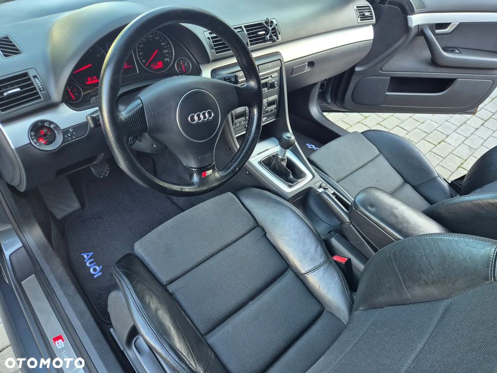 Audi A4 Limousine - 29