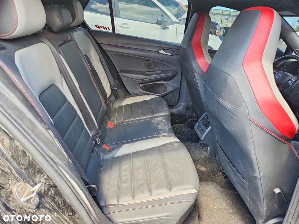 Volkswagen Golf - 11