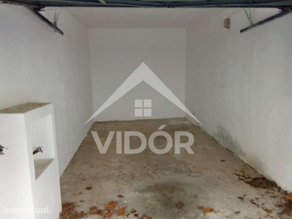 Garagem junto ao Palácio Sotto Mayor - Grande imagem: 4/4